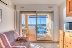 Une vue au dessus de la marina
